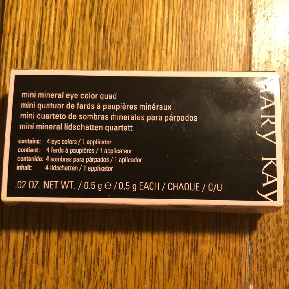 Mary Kay eye shadow- NWOT